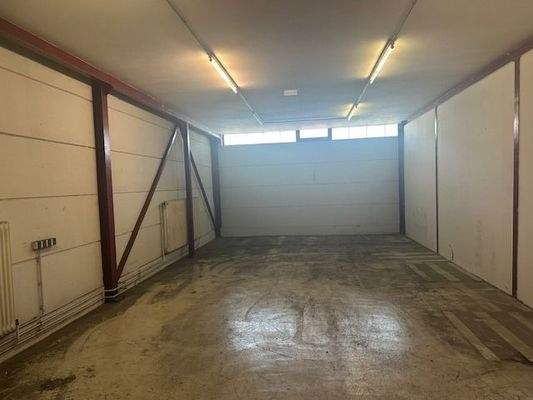 Nebenfläche.1.Halle