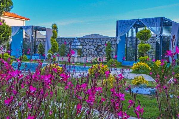 Detached Townhouse with 2 Bedrooms and Furniture in Kaş Kalkan