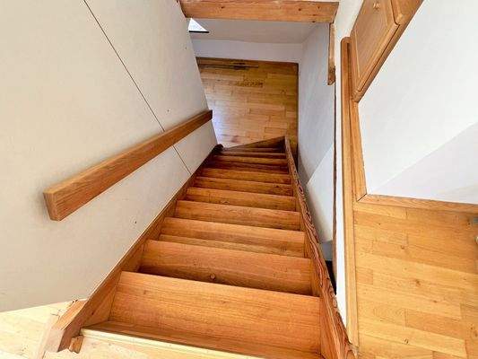 vom Dachgeschoss ins Obergeschoss