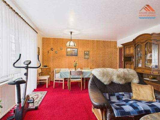 Wohnzimmer mit Essbereich