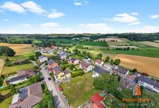 Blick über die Felder dank leichter Hanglage