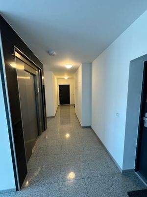 Flur - Fahrstuhl