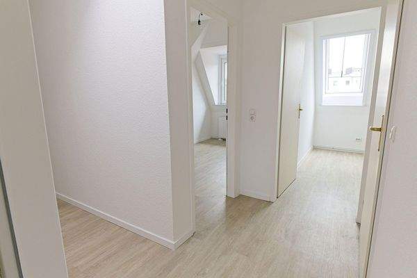 Blick vom kl. Zimmer i.d. Flur