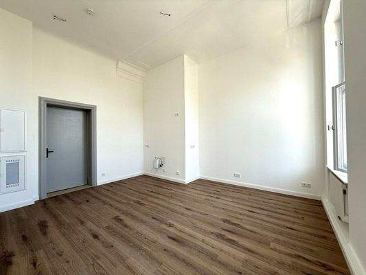 offener Eingang / Wohn- und Küchenbereich