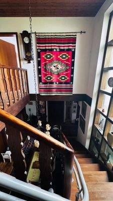 großzügige Treppe zum 1.OG.jpg