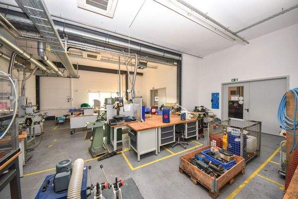 Lager- oder Produktionsraum EG