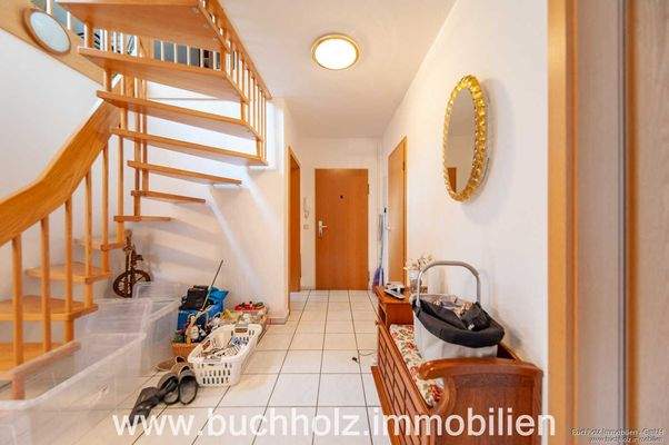 Interne Treppe vom Wohnzimmer zum Dachstudio