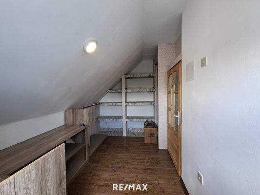 Schrankraum Dachboden