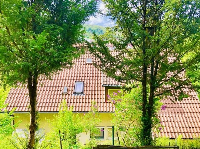 3 Familienhaus In Kunzelsau In Sonnenlage Mit Wunderschoner Aussicht Auf Die Stadt Am Sudhang Ist Man Auf Der Sonnenseite Mehrfamilienhaus Kunzelsau 2qz6w4z