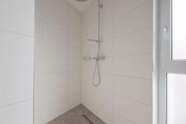 Dusche im Bad