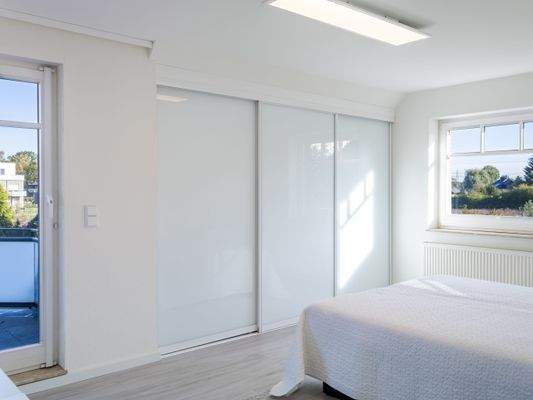 Zimmer mit Einbauschrank