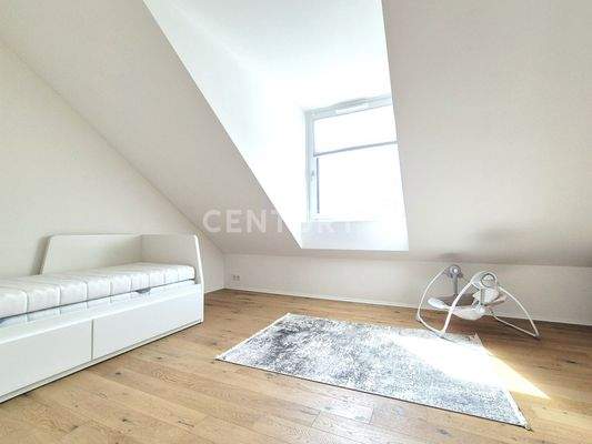 Kinderzimmer(2) /2. OG.