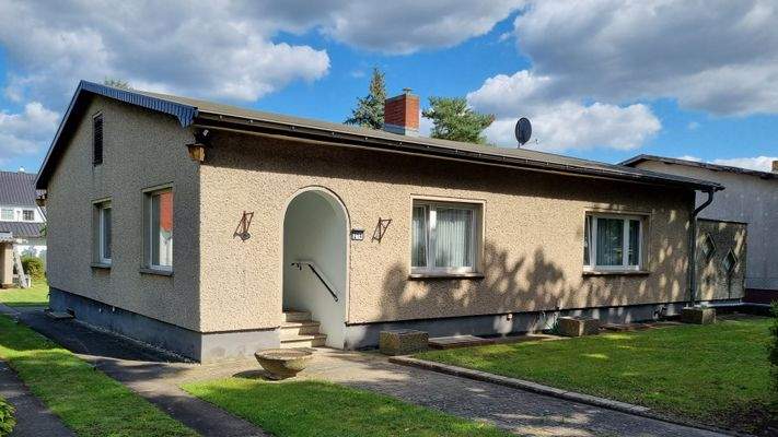 Hausansicht mit Eingang