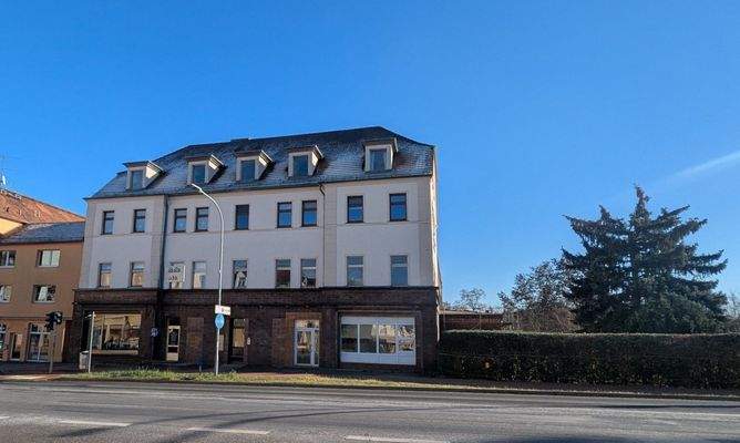 Blick auf das angebotenen Anwesen von der Bahnhofstraße in Weißwasser
