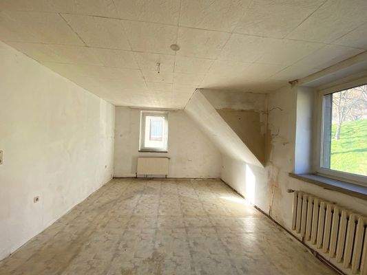 OG: geräumiges Schlafzimmer 2