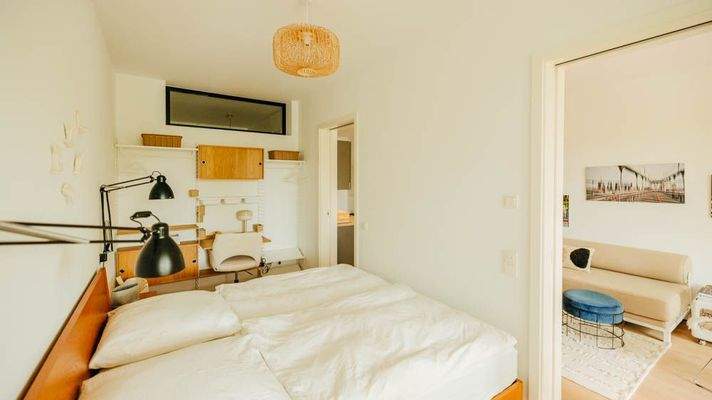 Schlafzimmer (1).jpg