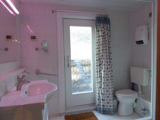 Bad/WC zu Zimmer 8 im DG