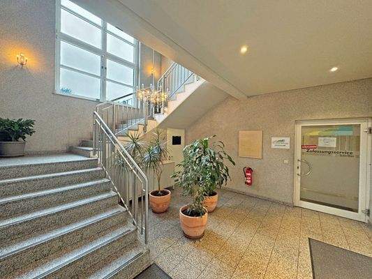 Eigangsbereich Erdgeschoss mit Zugang zum Treppenhaus