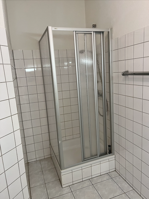 Renovierte Wohnung mit kostenloser Einbauküche in Plauen zu vermieten! - Foto 2