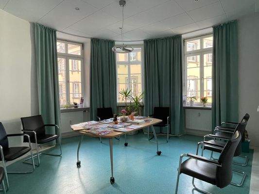 Wartezimmer Praxis 1. OG