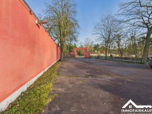 PkW Parkplatz für Bowling-Center