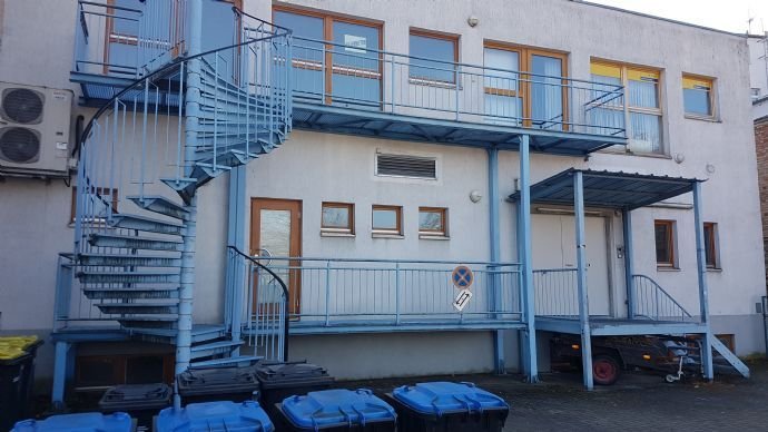 Laderampe  Rettungsweg für 2 Büros