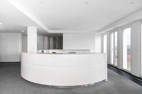 Regus_NymphenburgerHofe_2753_München_Germany_Recep