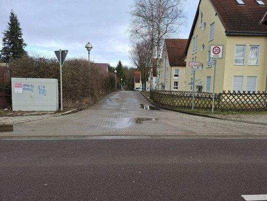 Zufahrt zum Wohngebiet