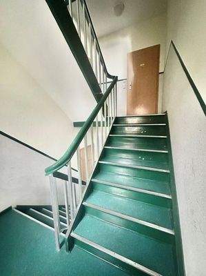 makellos ETW HRO K-M-Str.64 Treppenhaus.jpg