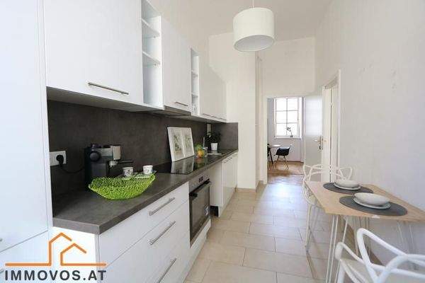 K&#252;che mit Sitzplatz-M&#246;glichkeit