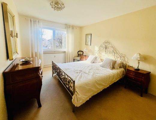 Schlafzimmer (zugehörig zur 4-Zi-Whg)