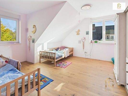 Schlafzimmer/Kinderzimmer 2 OG