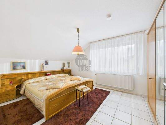 Elternschlafzimmer DG