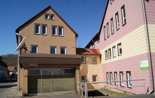 Verbindungsbau und Flusslauf