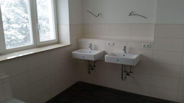 helles Bad mit 2 Waschbecken