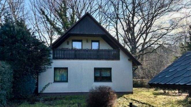 Seitenansicht mit Blick auf den Balkon