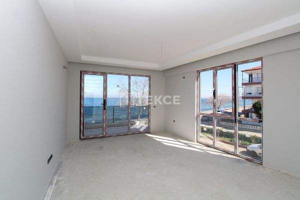 Sea-View Apartments in Yalova Next to the Beach in Çınarcık