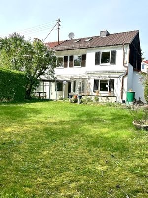 DHH Ansicht mit Garten