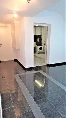 Keller zum Waschkeller