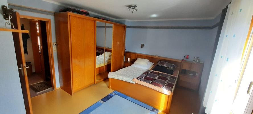 Schlafzimmer 2