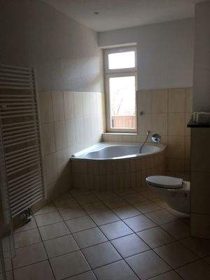 Bad mit Eckbadewanne