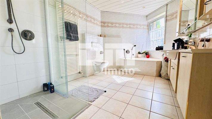 Souterrain / Einlieger WE Bad / Wanne / Dusche