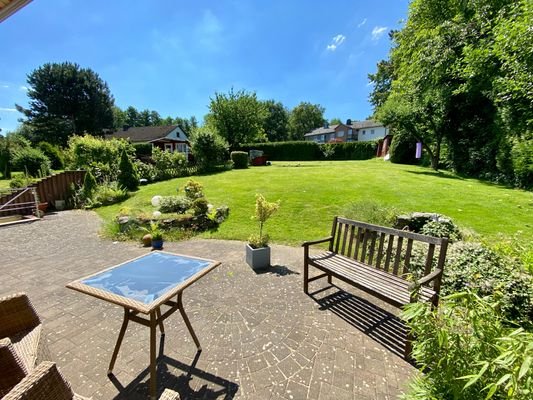 Terrasse mit Garten