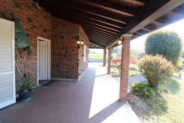 Villa in Piemont / Provinz Novara