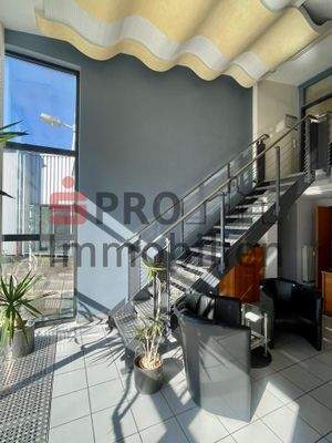 Büro Empfang Halle 2