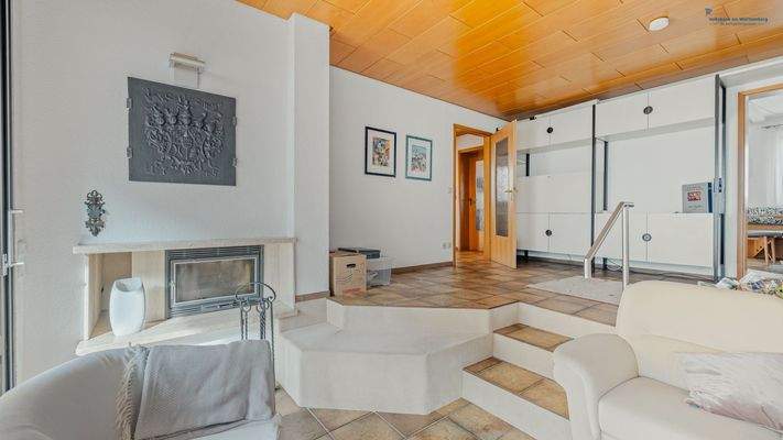 Wohnzimmer mit Kamin