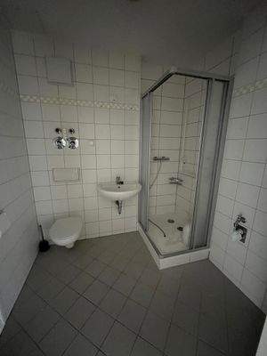 Badezimmer mit Waschmaschinenanschluss