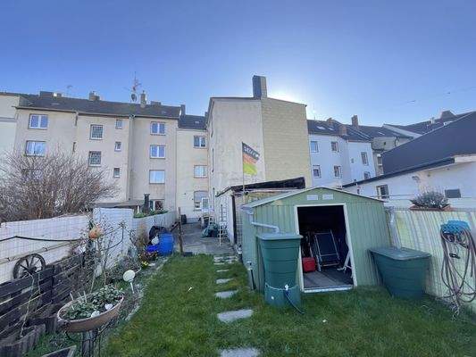 Rückseite mit Anbauten