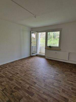 Beispiel Wohnzimmer mit Balkon