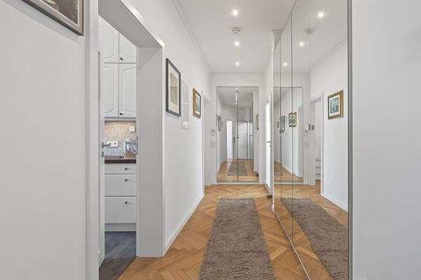 Diele mit Einbauschrank